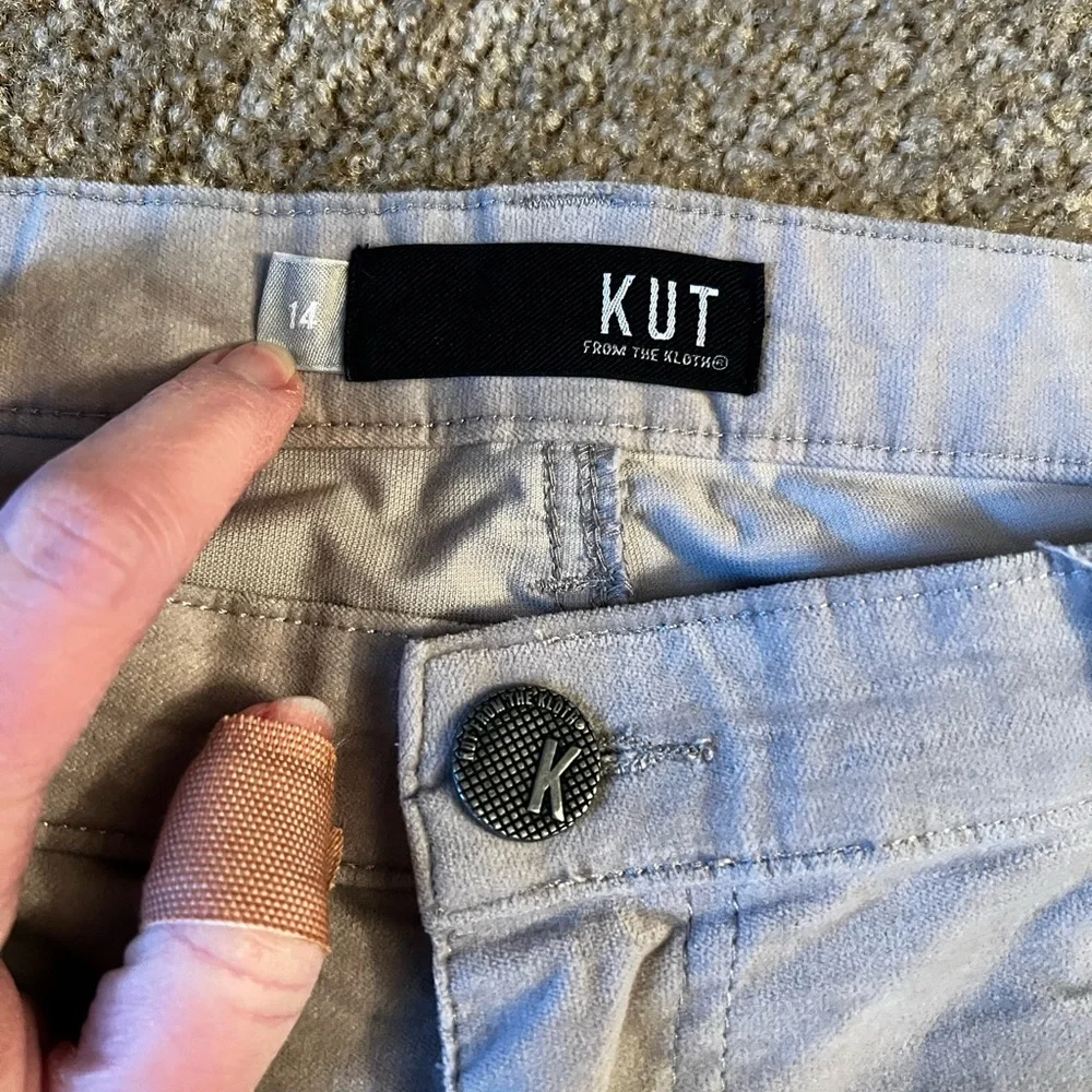 Kut from the Kloth Pale Gray Skinny Pants - Picture 2 of 9